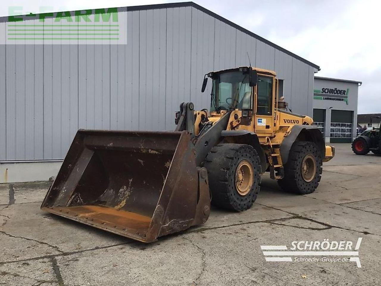 Volvo l 110 e - Minikotró: 2 kép. Volvo l 110 e - Minikotró: 2 kép.