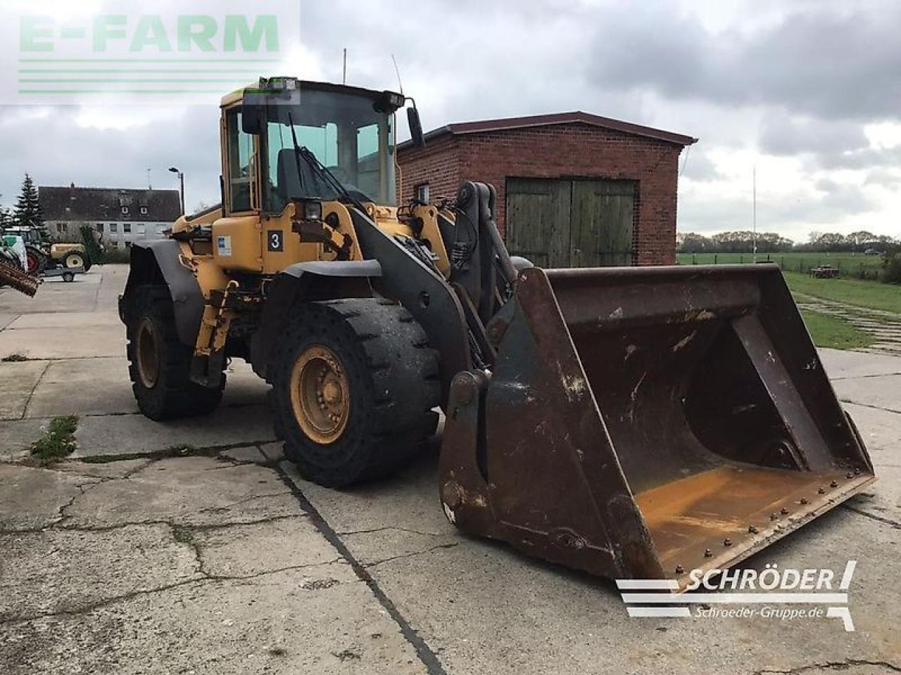 Volvo l 110 e - Minikotró: 5 kép. Volvo l 110 e - Minikotró: 5 kép.