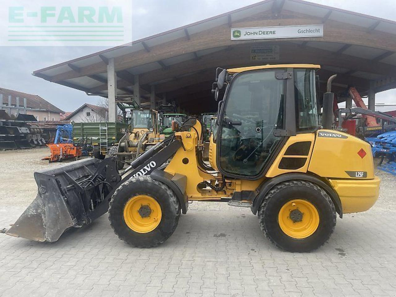 Volvo l 25f - Minikotró: 2 kép. Volvo l 25f - Minikotró: 2 kép.
