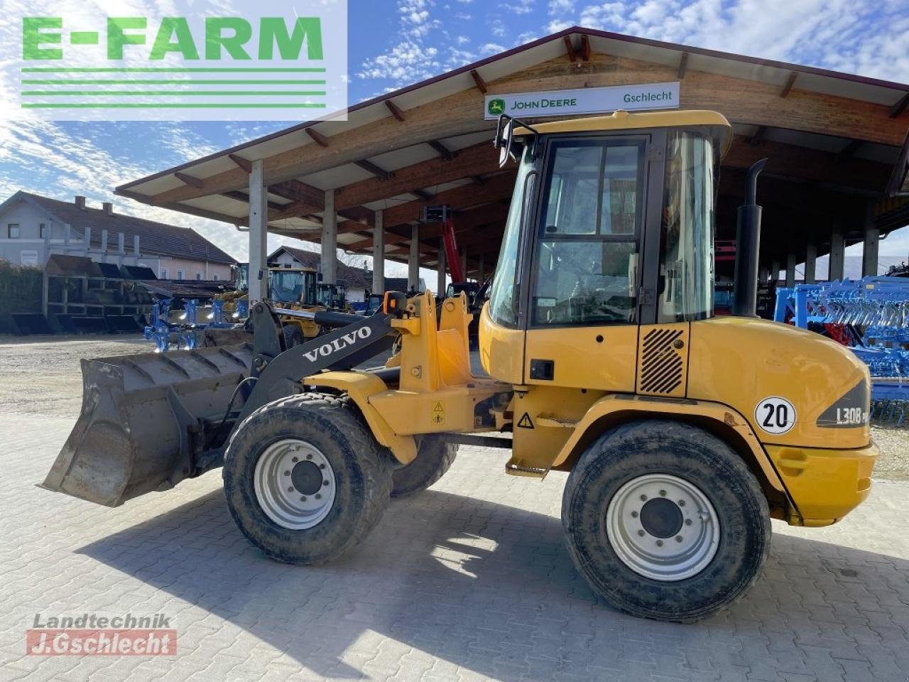 Minikotró Volvo l 30b pro: 11 kép.