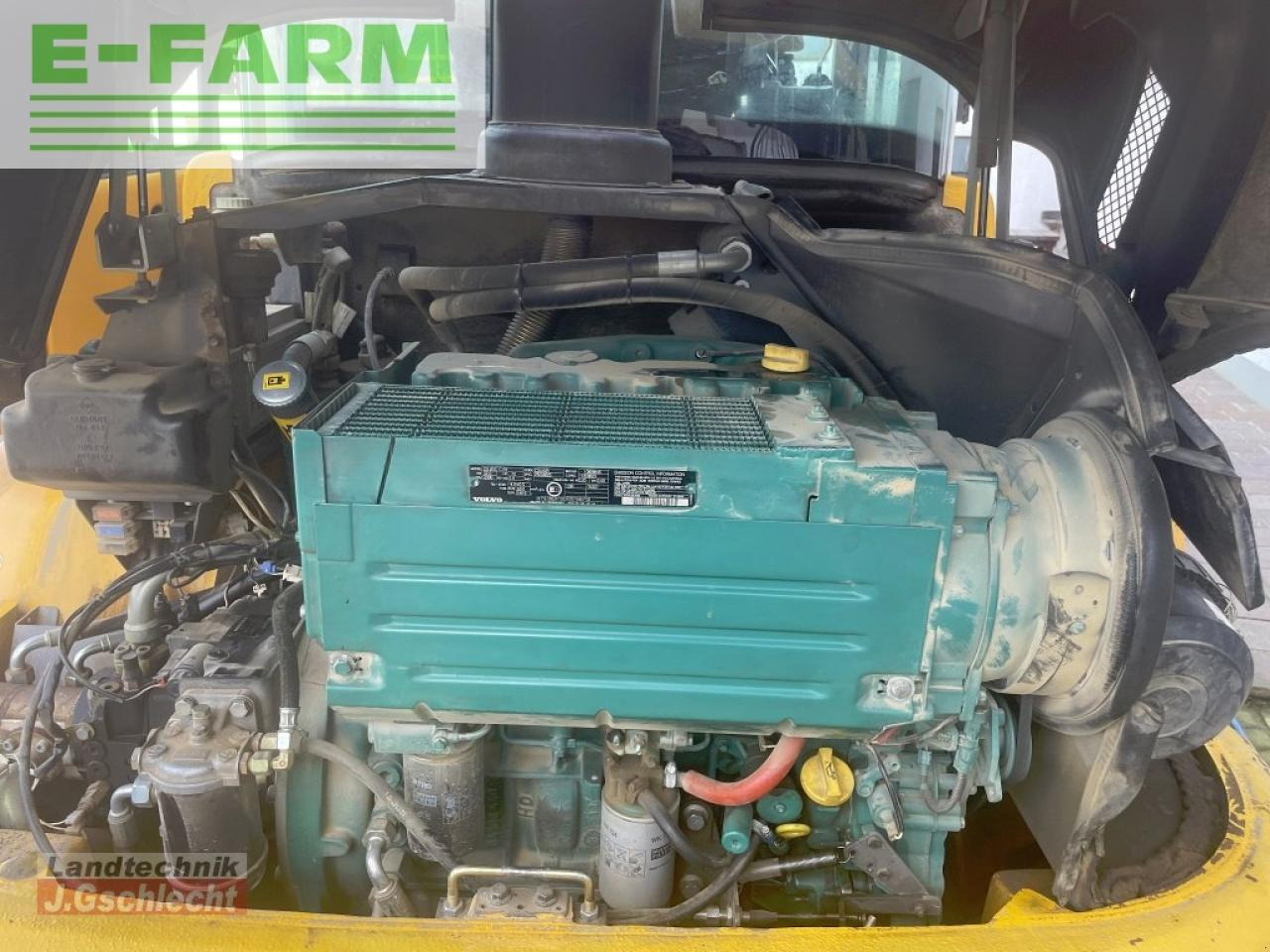 Minikotró Volvo l 30b pro: 25 kép.