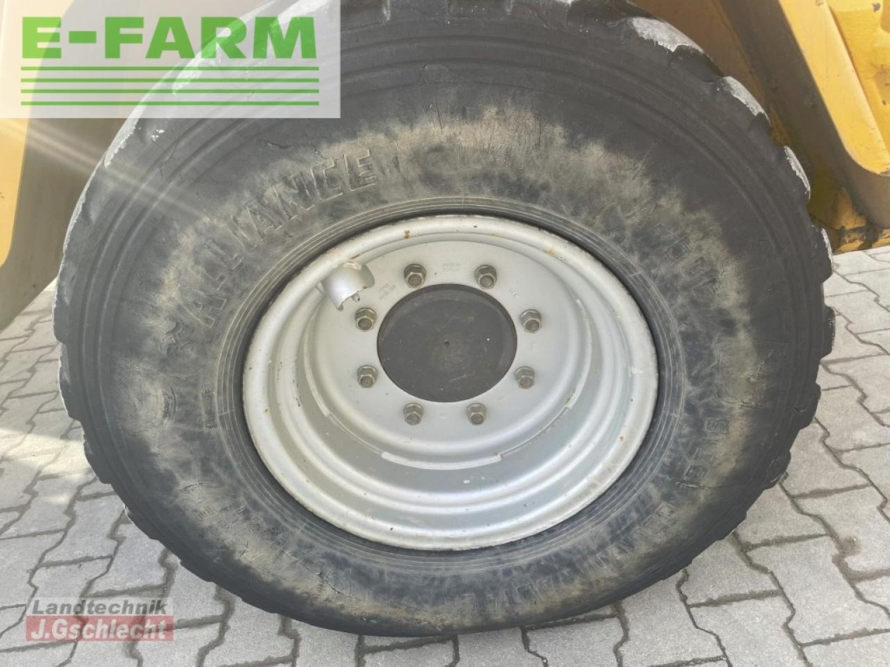 Minikotró Volvo l 30b pro: 23 kép.