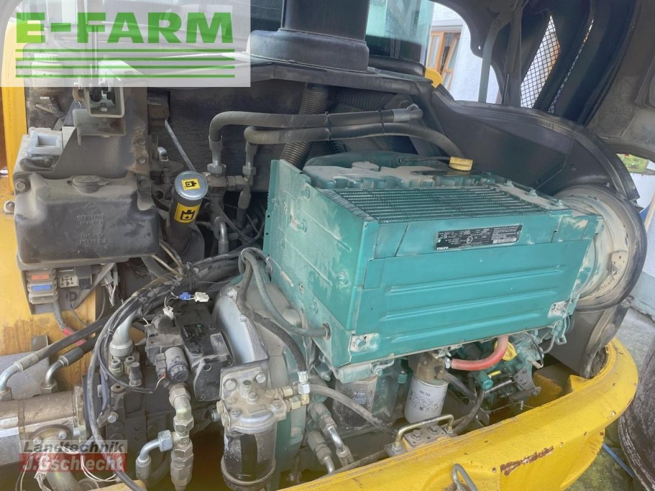 Minikotró Volvo l 30b pro: 24 kép.