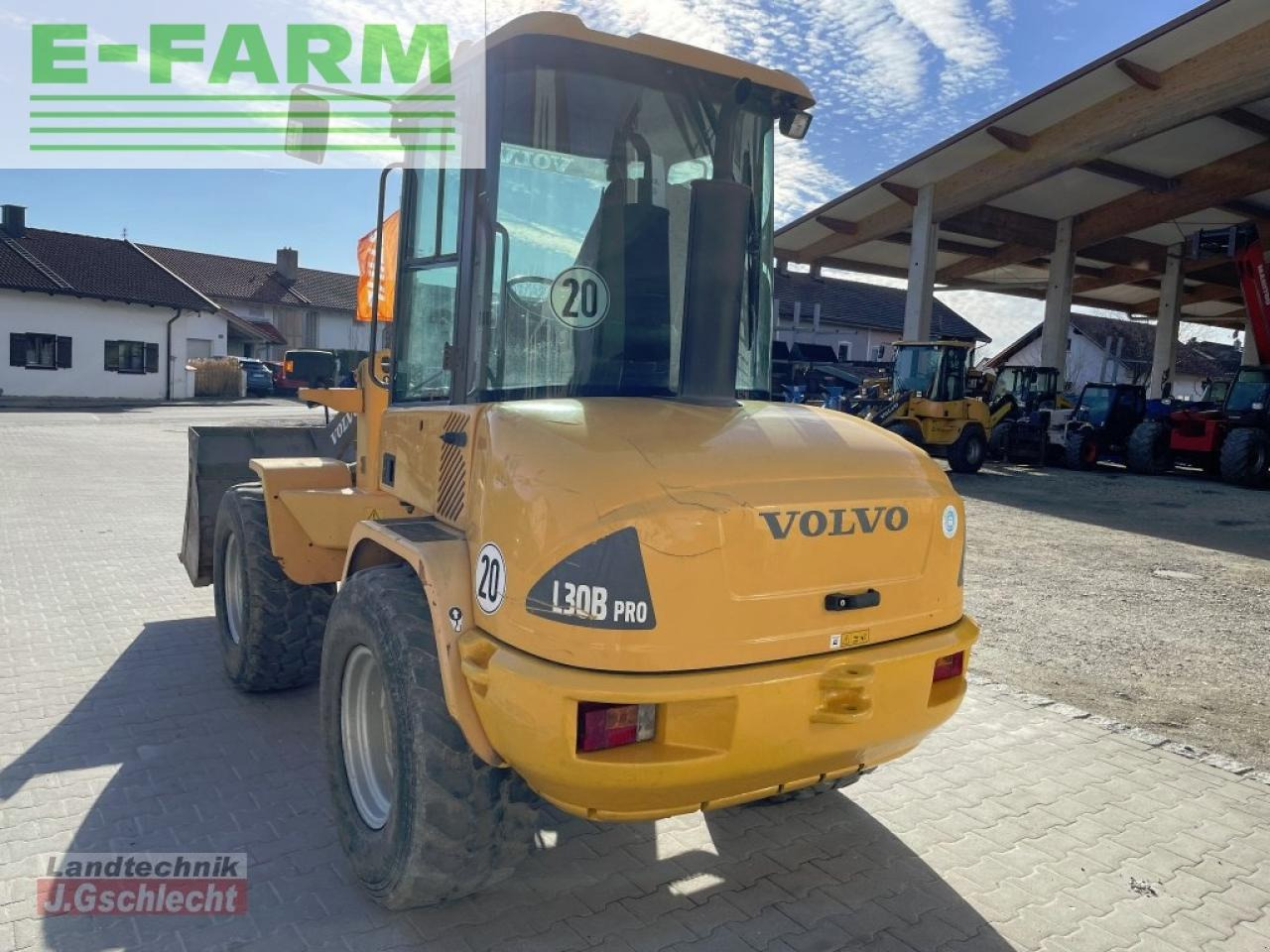 Minikotró Volvo l 30b pro: 9 kép.