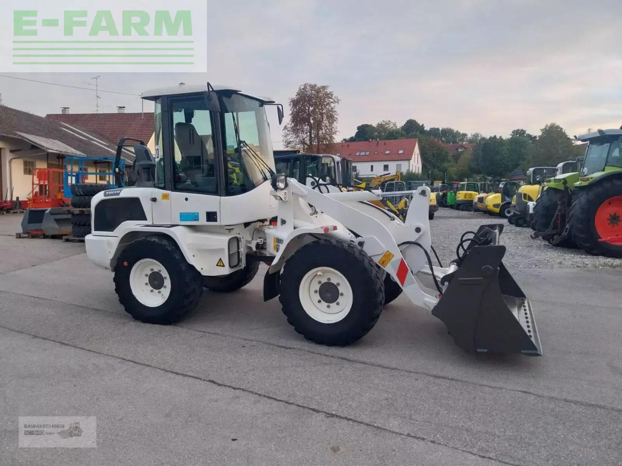 Volvo l 30g - Minikotró: 3 kép. Volvo l 30g - Minikotró: 3 kép.