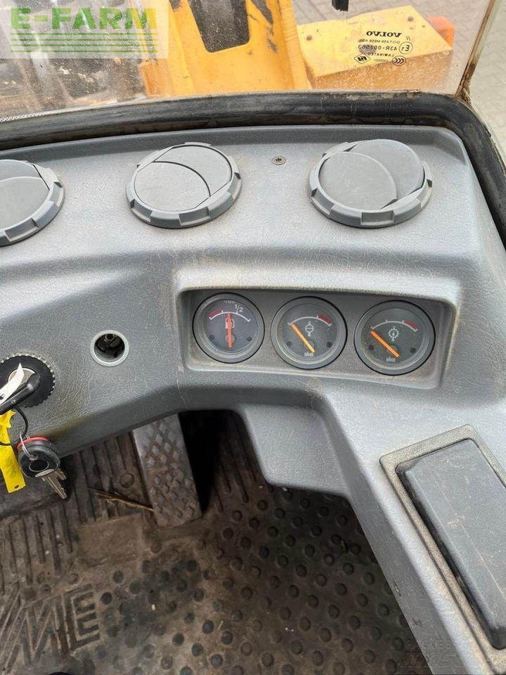 Minikotró Volvo l 70 b: 18 kép.