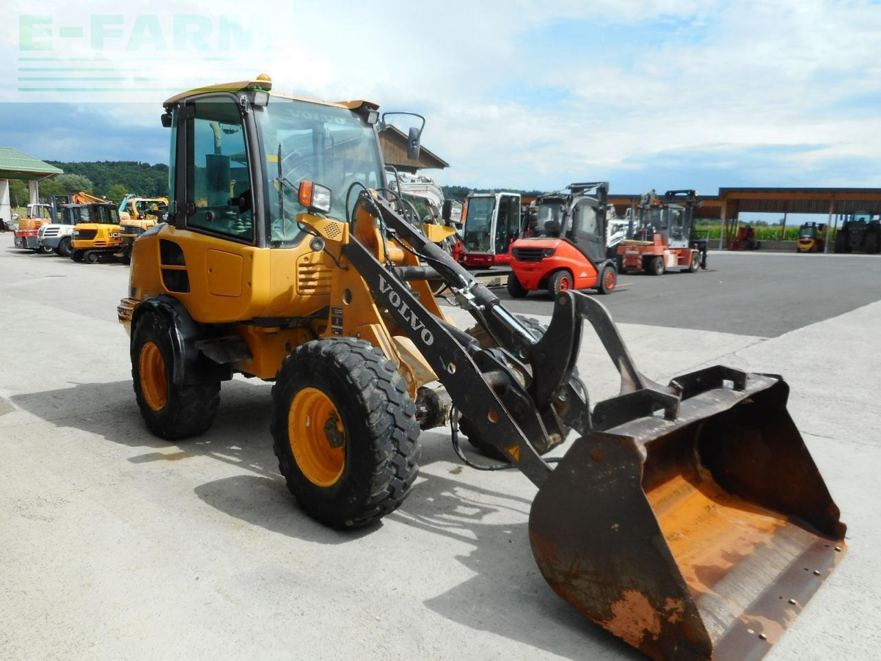 Volvo l25f ( 5.500kg ) hydr. schnellwechsler + 3 kreis - Minikotró: 5 kép. Volvo l25f ( 5.500kg ) hydr. schnellwechsler + 3 kreis - Minikotró: 5 kép.