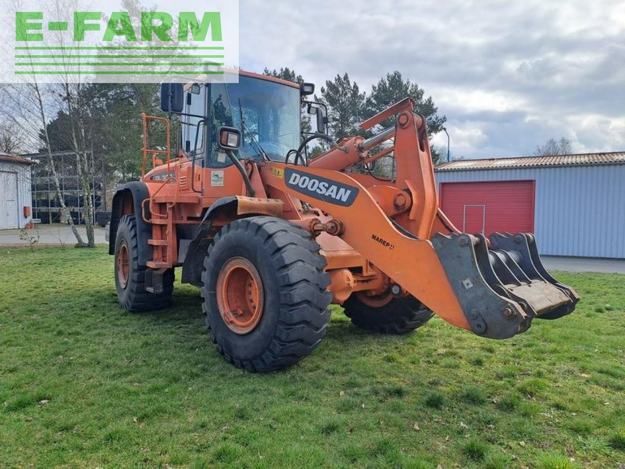 Volvo n/a - Minikotró: 2 kép. Volvo n/a - Minikotró: 2 kép.