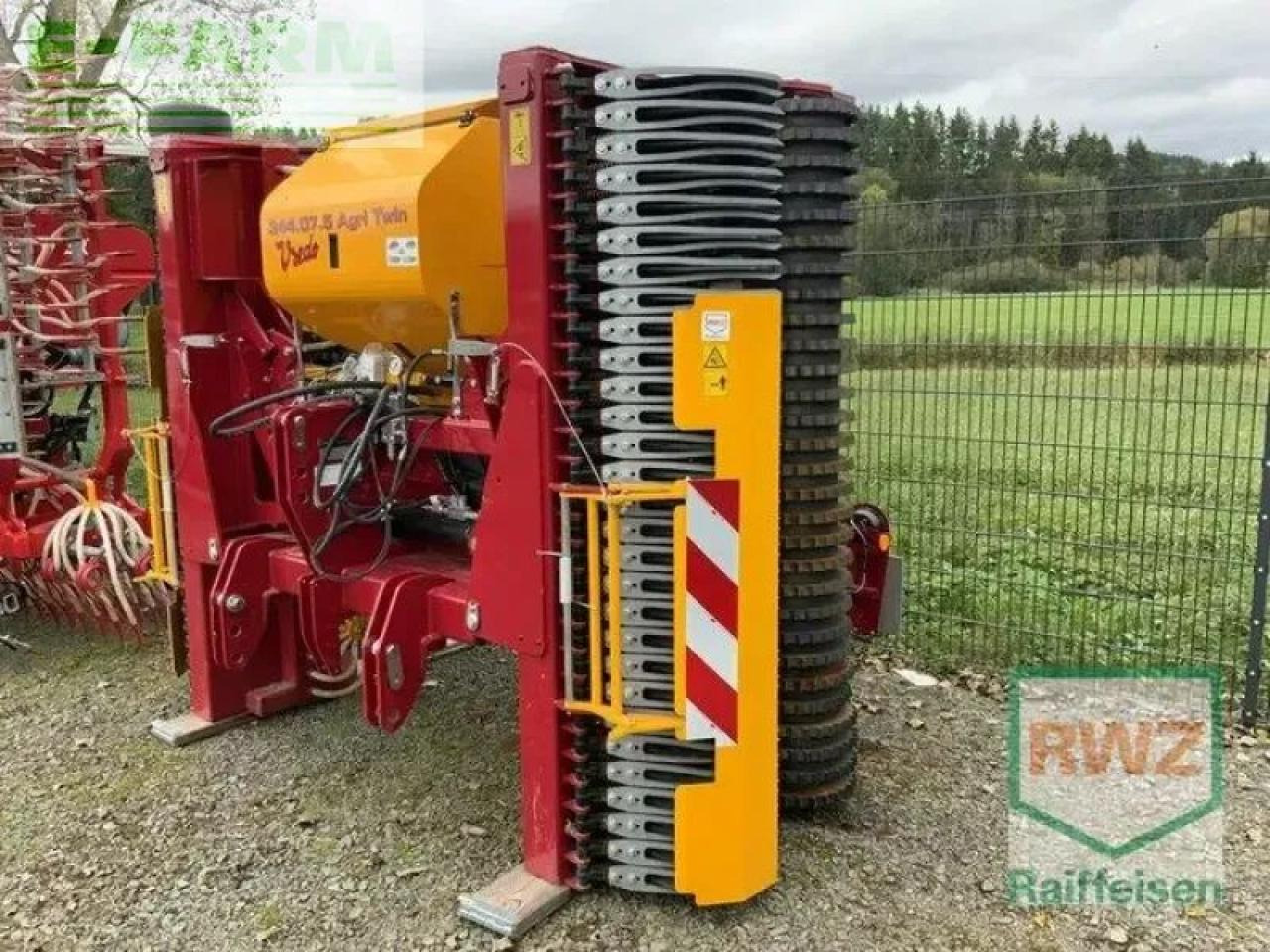 Vredo 344.07.5 agri twin - Precíziós vetőgép: 1 kép. Vredo 344.07.5 agri twin - Precíziós vetőgép: 1 kép.