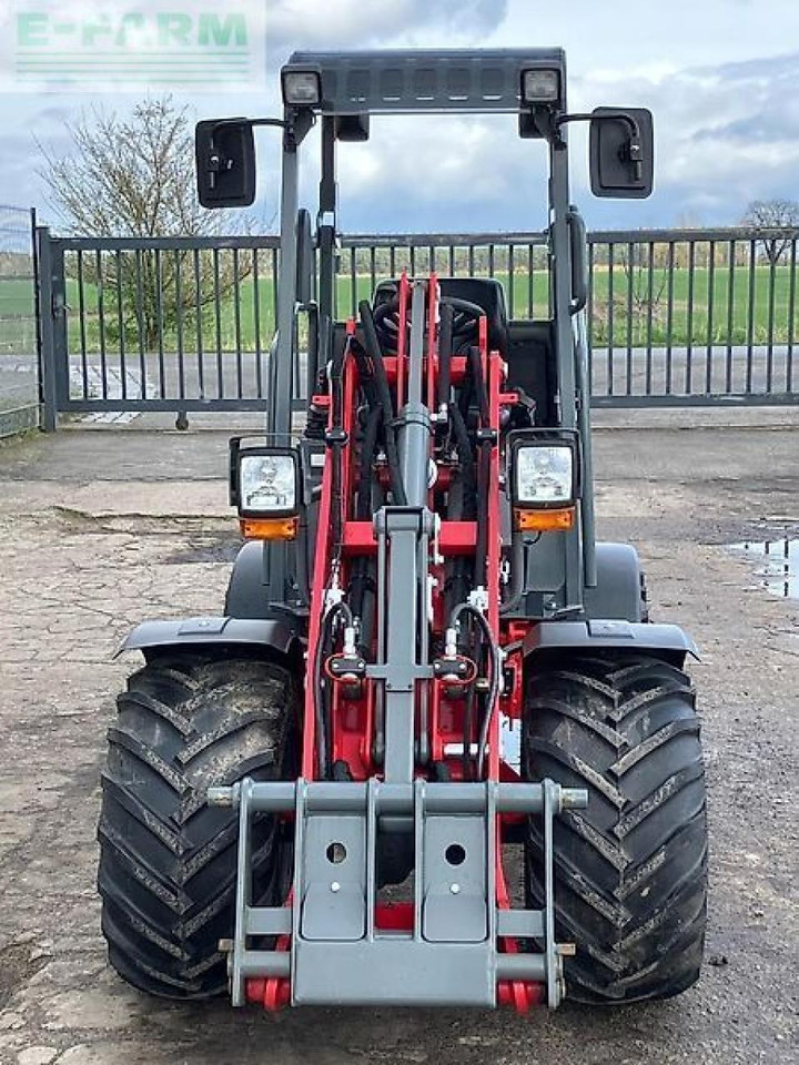 Weidemann 1160 - Minikotró: 2 kép. Weidemann 1160 - Minikotró: 2 kép.