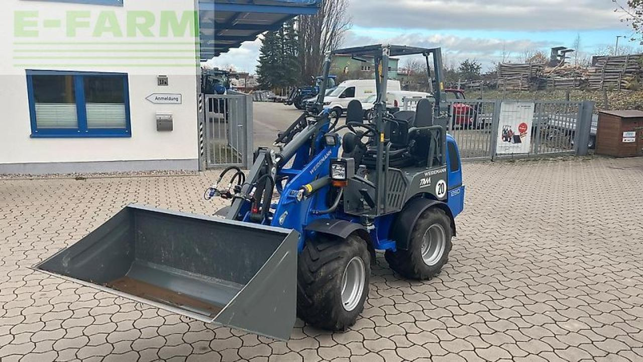 Weidemann 1280 - Minikotró: 3 kép. Weidemann 1280 - Minikotró: 3 kép.