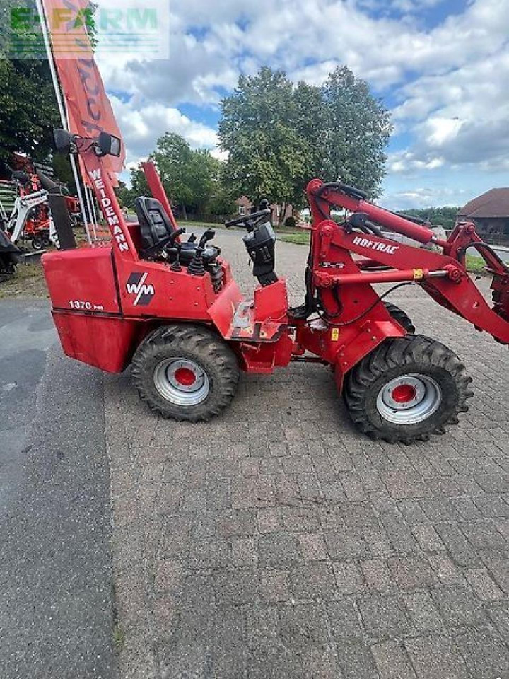 Weidemann 1370 p48 - Minikotró: 4 kép. Weidemann 1370 p48 - Minikotró: 4 kép.