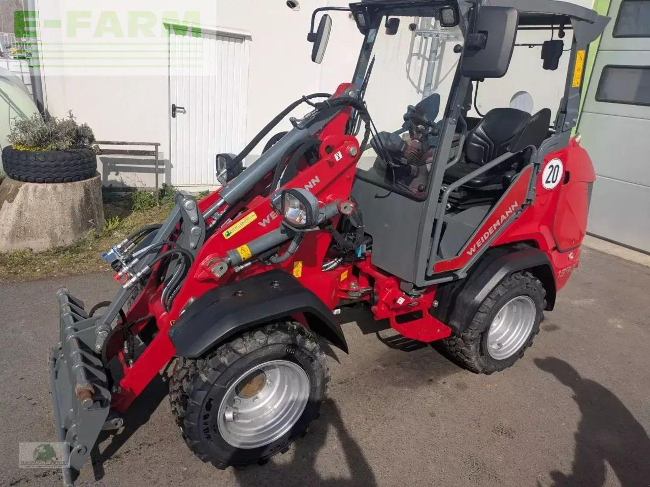 Weidemann 1390 - Gumikerekes homlokrakodó: 1 kép. Weidemann 1390 - Gumikerekes homlokrakodó: 1 kép.