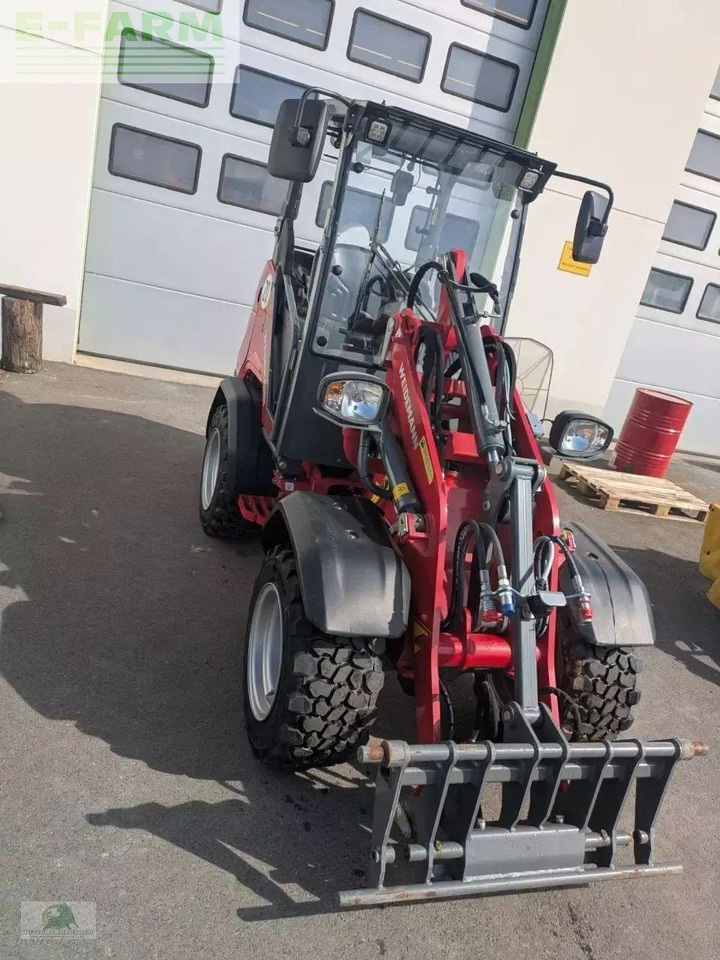 Weidemann 1390 - Gumikerekes homlokrakodó: 2 kép. Weidemann 1390 - Gumikerekes homlokrakodó: 2 kép.