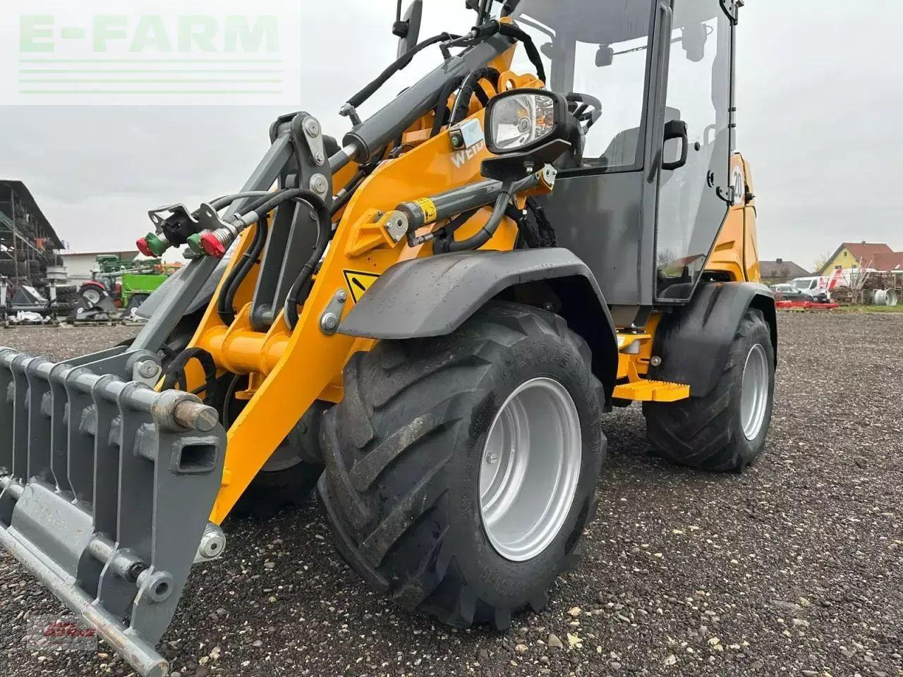 Weidemann 1390 - Gumikerekes homlokrakodó: 4 kép. Weidemann 1390 - Gumikerekes homlokrakodó: 4 kép.
