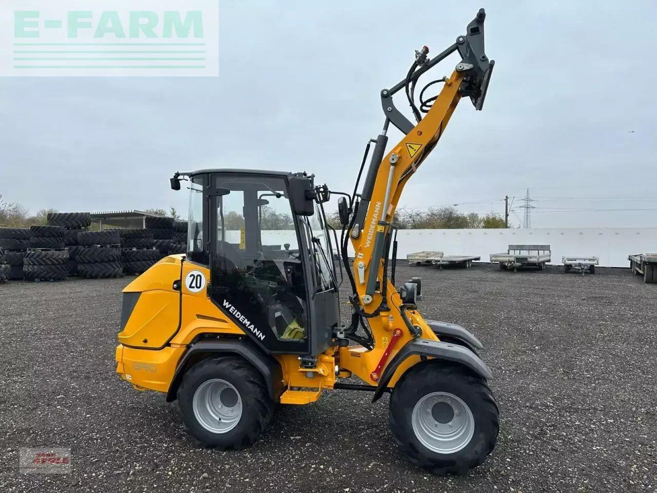 Weidemann 1390 - Gumikerekes homlokrakodó: 3 kép. Weidemann 1390 - Gumikerekes homlokrakodó: 3 kép.