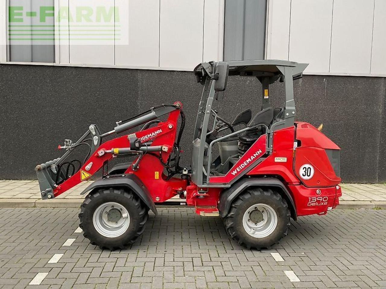 Weidemann 1390 deluxe - Minikotró: 3 kép. Weidemann 1390 deluxe - Minikotró: 3 kép.