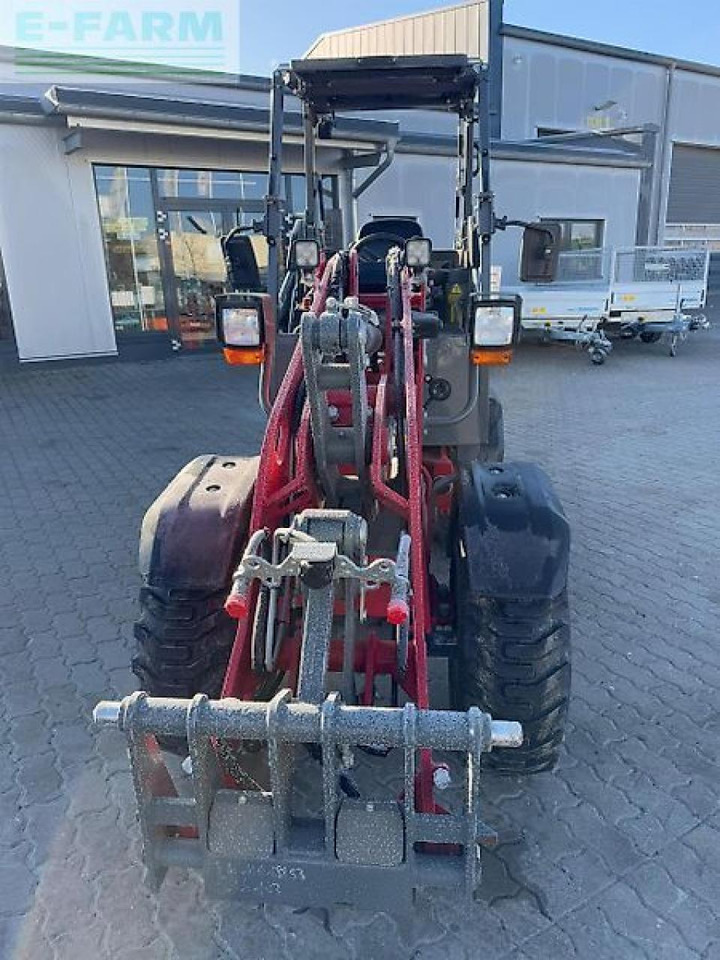 Weidemann 1390e - Minikotró: 3 kép. Weidemann 1390e - Minikotró: 3 kép.