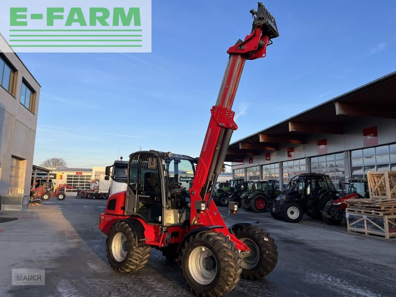 Weidemann 3070cx80 teleradlader 3100h, 30km/h 100l hydr. - Teleszkópos homlokrakodó: 3 kép. Weidemann 3070cx80 teleradlader 3100h, 30km/h 100l hydr. - Teleszkópos homlokrakodó: 3 kép.