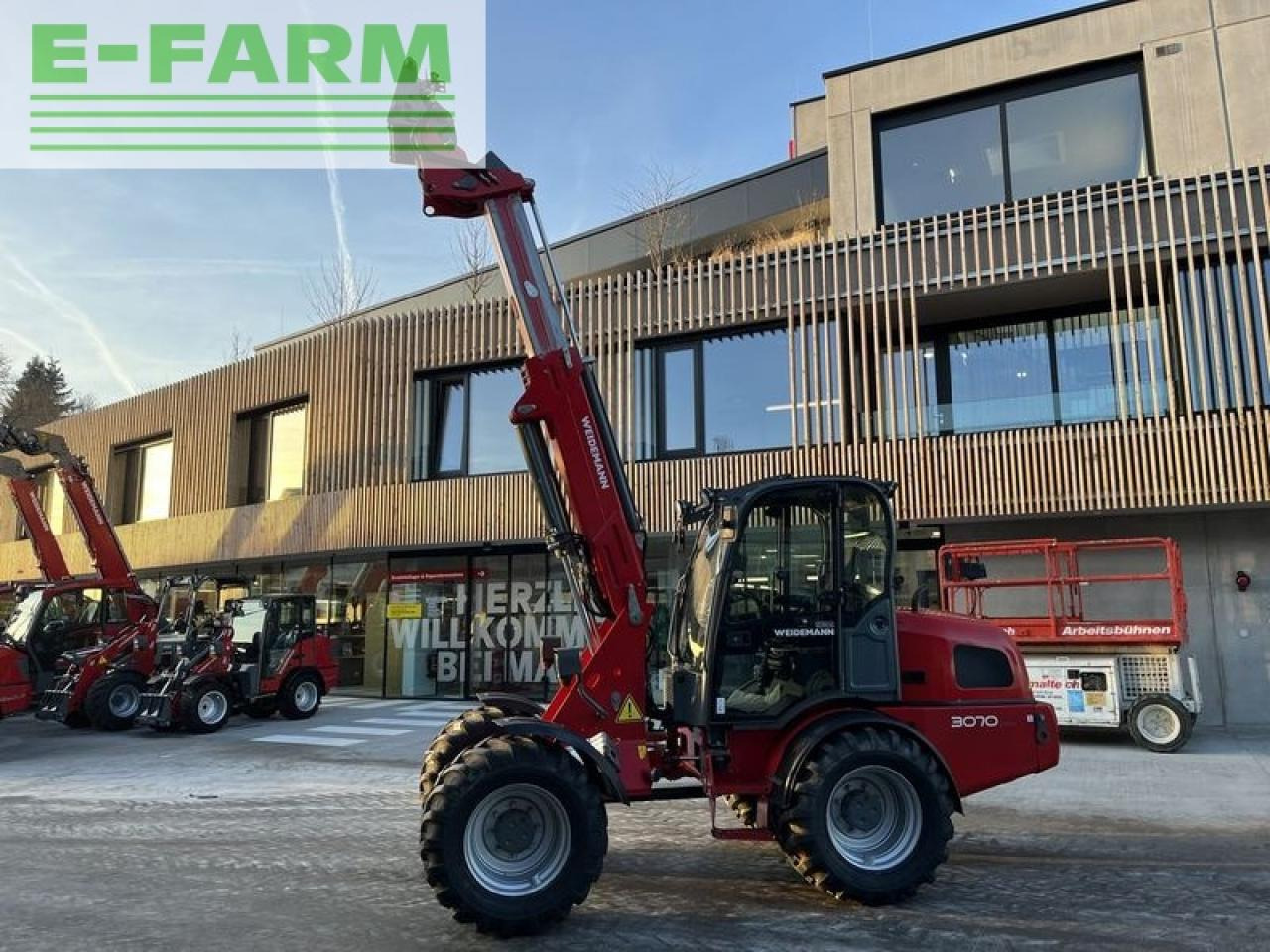 Weidemann 3070cx80 teleradlader 3100h, 30km/h 100l hydr. - Teleszkópos homlokrakodó: 4 kép. Weidemann 3070cx80 teleradlader 3100h, 30km/h 100l hydr. - Teleszkópos homlokrakodó: 4 kép.