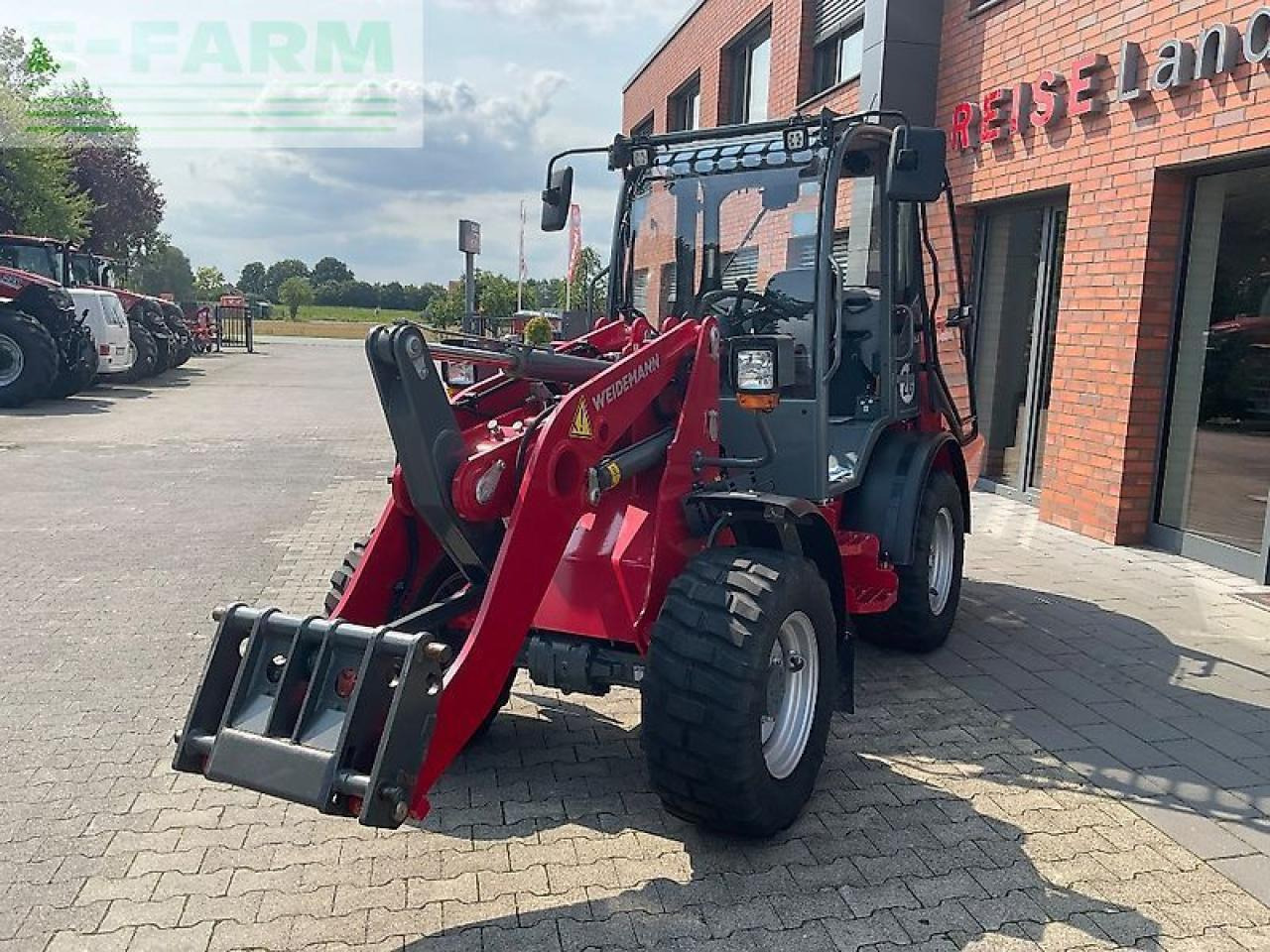 Weidemann 3080 lp - Minikotró: 2 kép. Weidemann 3080 lp - Minikotró: 2 kép.
