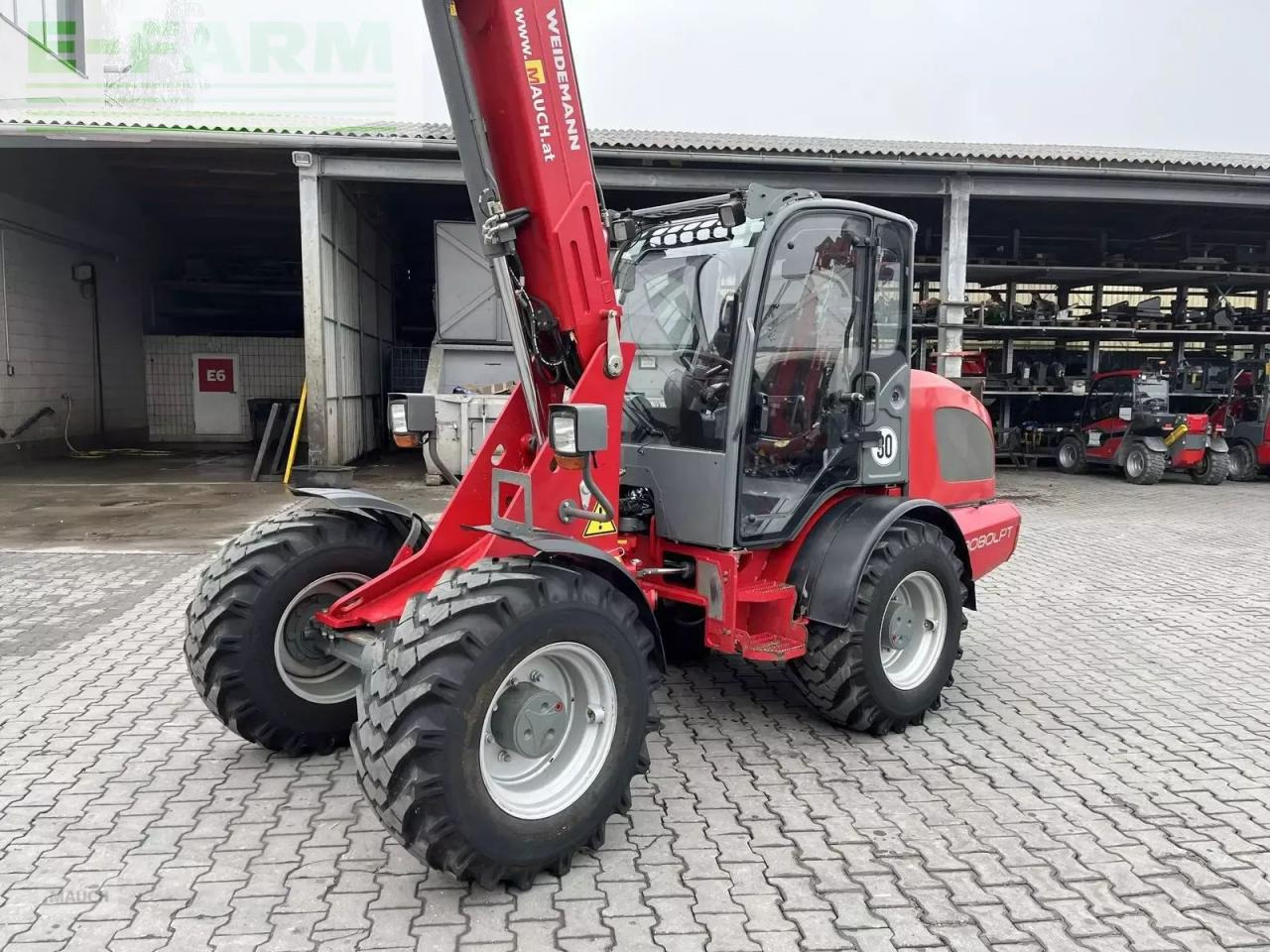 Weidemann 3080lpt ca. 5,0m hubhöhe / hochdruckfahrantrieb - Gumikerekes homlokrakodó: 3 kép. Weidemann 3080lpt ca. 5,0m hubhöhe / hochdruckfahrantrieb - Gumikerekes homlokrakodó: 3 kép.