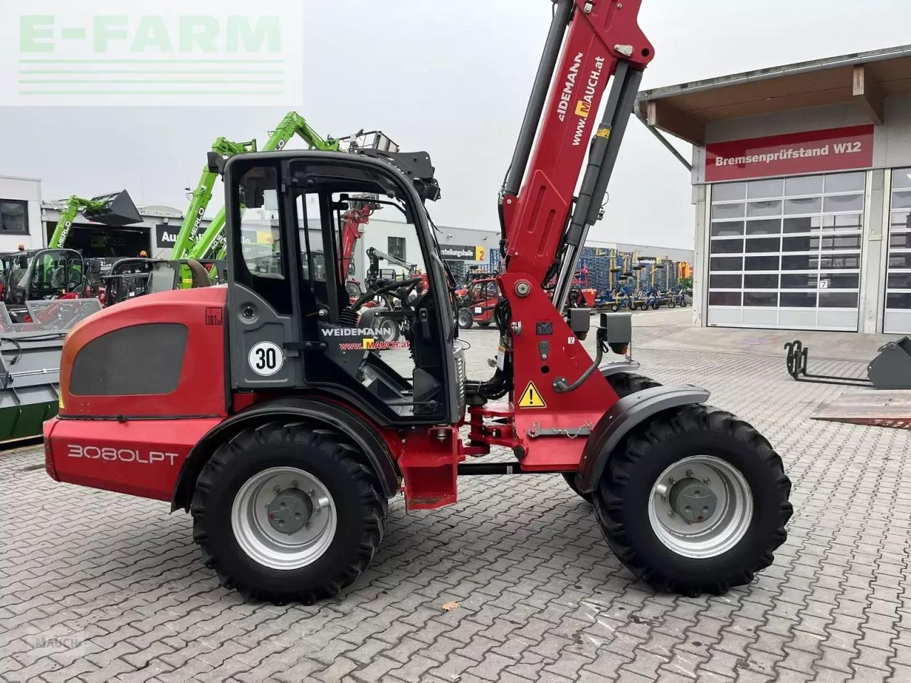 Weidemann 3080lpt ca. 5,0m hubhöhe / hochdruckfahrantrieb - Gumikerekes homlokrakodó: 5 kép. Weidemann 3080lpt ca. 5,0m hubhöhe / hochdruckfahrantrieb - Gumikerekes homlokrakodó: 5 kép.