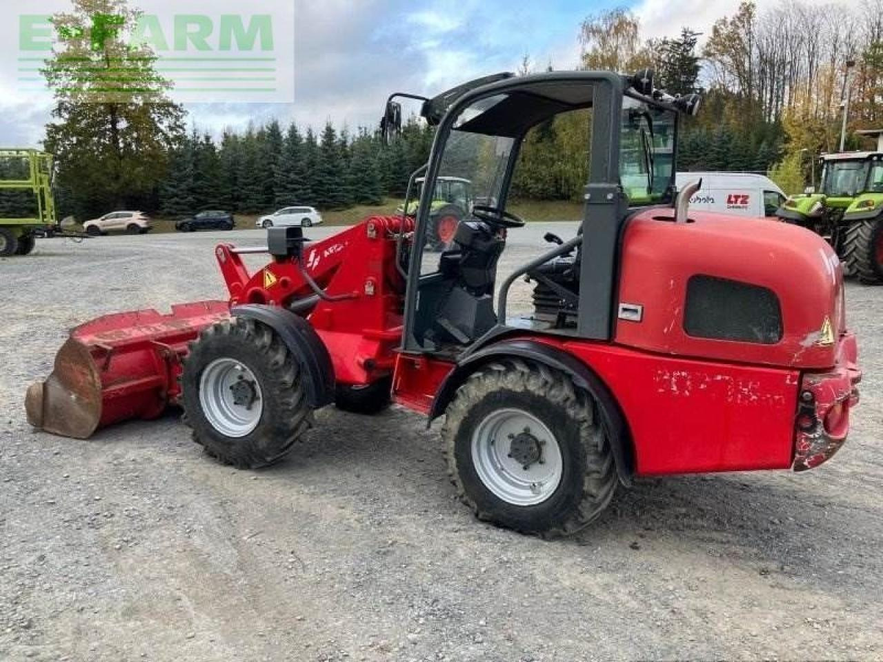 Weidemann gebr. 3070 cx 60 hoflader - Minikotró: 3 kép. Weidemann gebr. 3070 cx 60 hoflader - Minikotró: 3 kép.