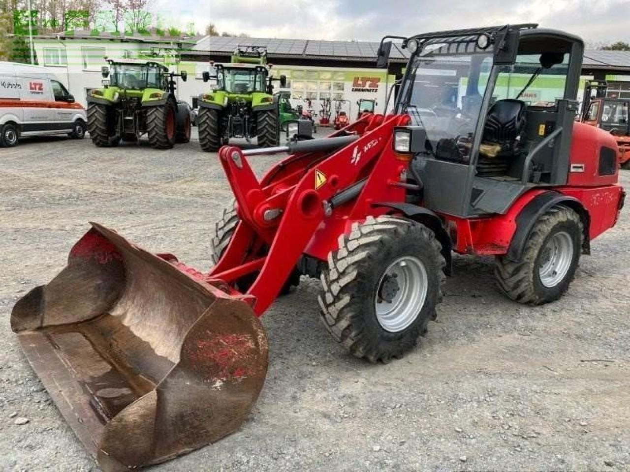 Weidemann gebr. 3070 cx 60 hoflader - Minikotró: 2 kép. Weidemann gebr. 3070 cx 60 hoflader - Minikotró: 2 kép.