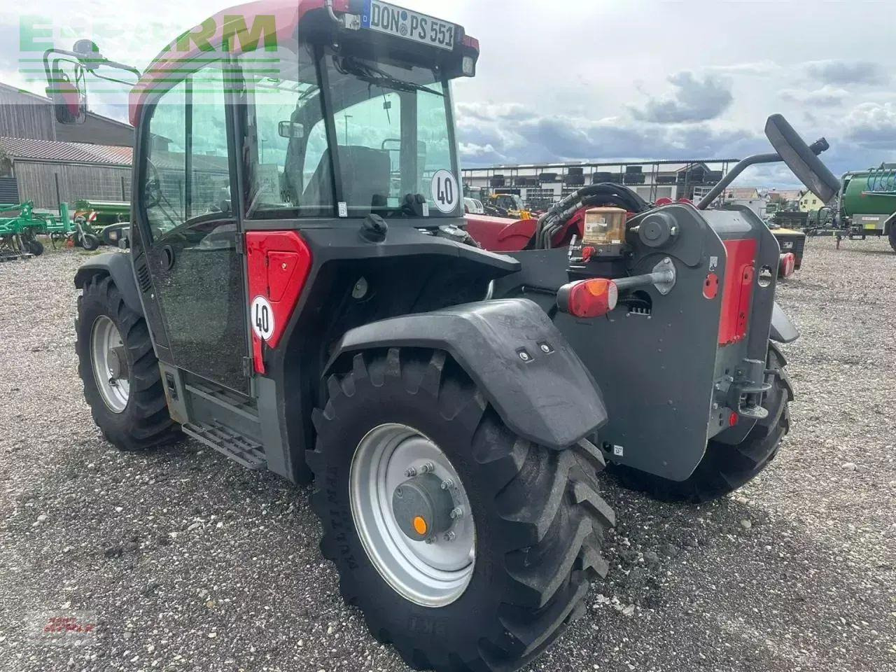Weidemann t7035 - Teleszkópos rakodó: 2 kép. Weidemann t7035 - Teleszkópos rakodó: 2 kép.