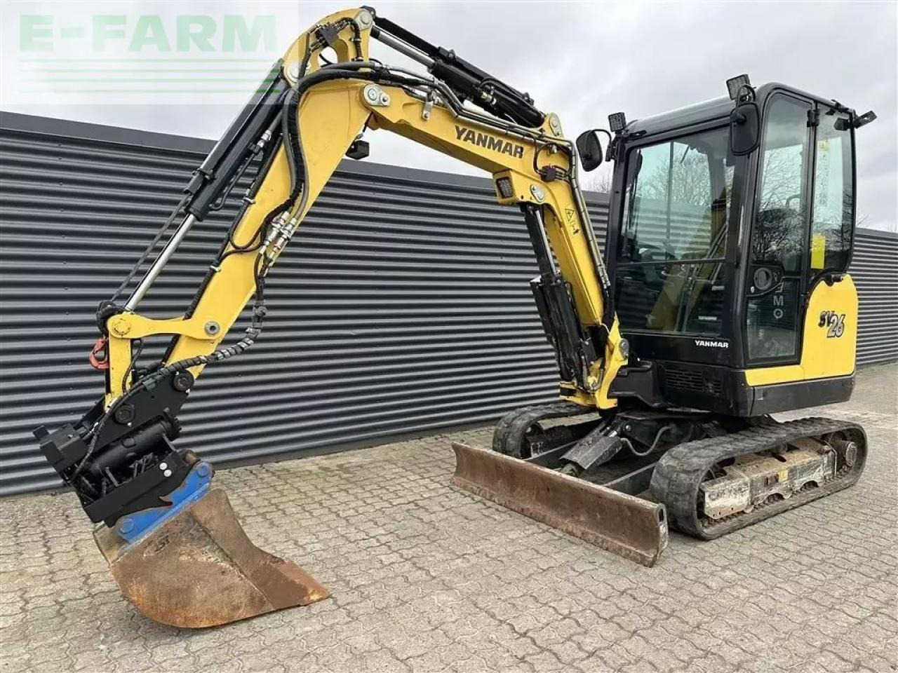 Yanmar sv26 ctr3 - Minikotró: 2 kép. Yanmar sv26 ctr3 - Minikotró: 2 kép.