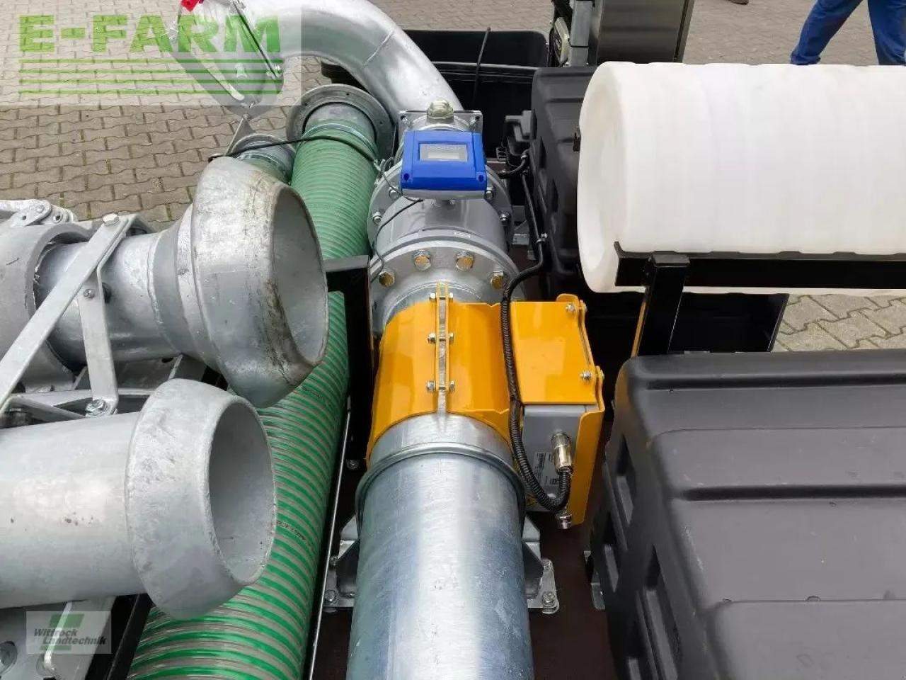 Műtrágyaszóró gép Zunhammer dokustar: 8 kép.