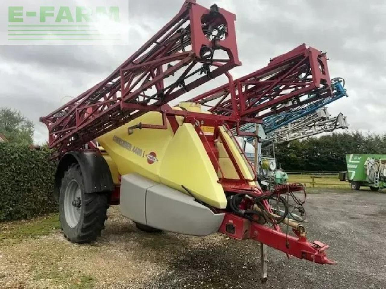 Commender4400l - Vontatott permetezők: 4 kép. Commender4400l - Vontatott permetezők: 4 kép.