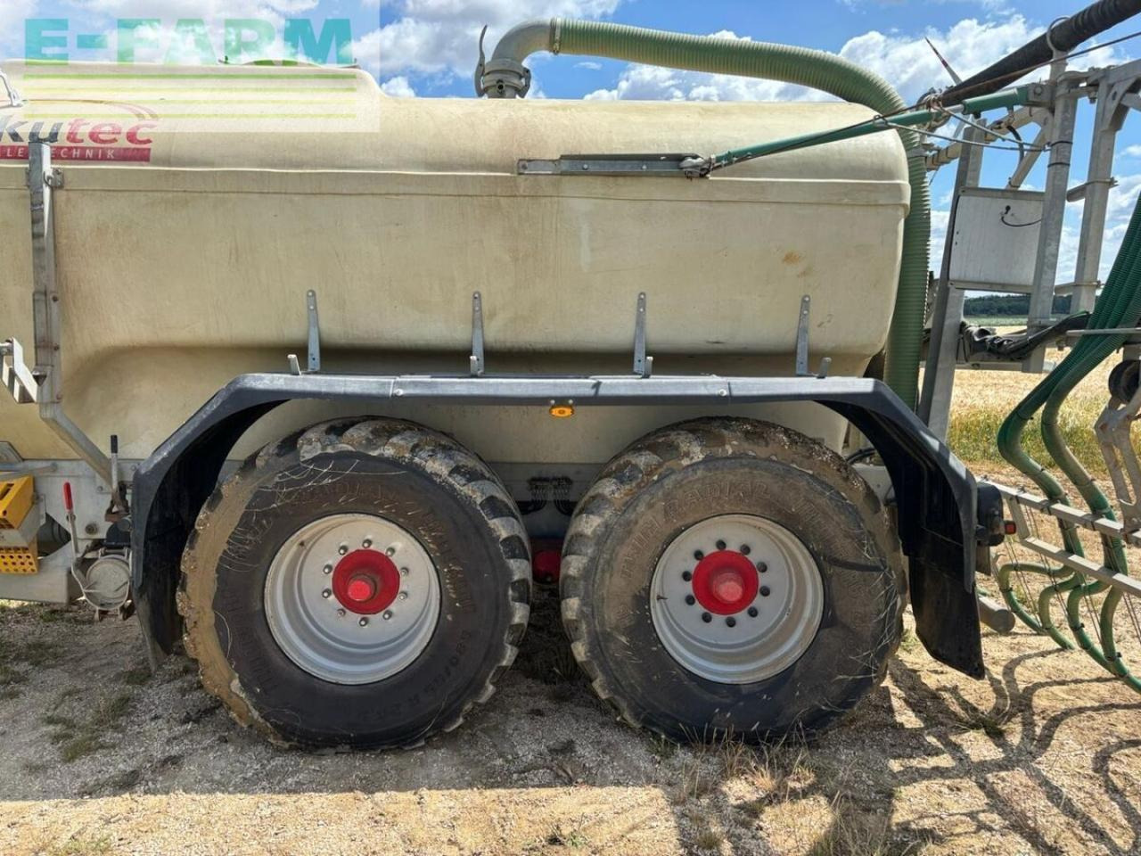 K 14 pul 14m3 mit 15m schleppschlauch - Szippantó tartálykocsi: 5 kép. K 14 pul 14m3 mit 15m schleppschlauch - Szippantó tartálykocsi: 5 kép.
