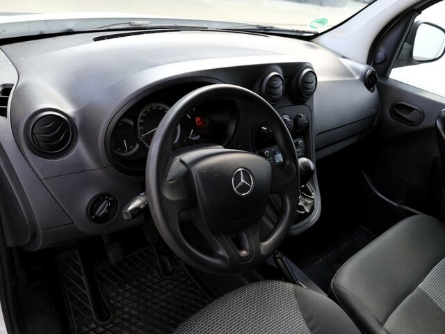 MERCEDES-BENZ Citan 111 CDI Kasten,Klima,Sortimo Ausbau - Kisbusz: 2 kép. MERCEDES-BENZ Citan 111 CDI Kasten,Klima,Sortimo Ausbau - Kisbusz: 2 kép.