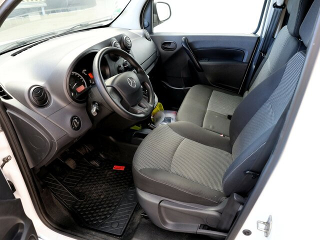 MERCEDES-BENZ Citan 111 CDI Kasten,Klima,Sortimo Ausbau... - Kisbusz: 2 kép. MERCEDES-BENZ Citan 111 CDI Kasten,Klima,Sortimo Ausbau... - Kisbusz: 2 kép.