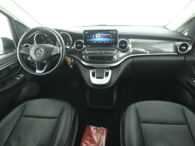 MERCEDES-BENZ EQV 300 Avantgarde,lang,8Sitzer,2xSchiebetür,LED... - Kisbusz, Elektromos kisteherautó: 2 kép. MERCEDES-BENZ EQV 300 Avantgarde,lang,8Sitzer,2xSchiebetür,LED... - Kisbusz, Elektromos kisteherautó: 2 kép.