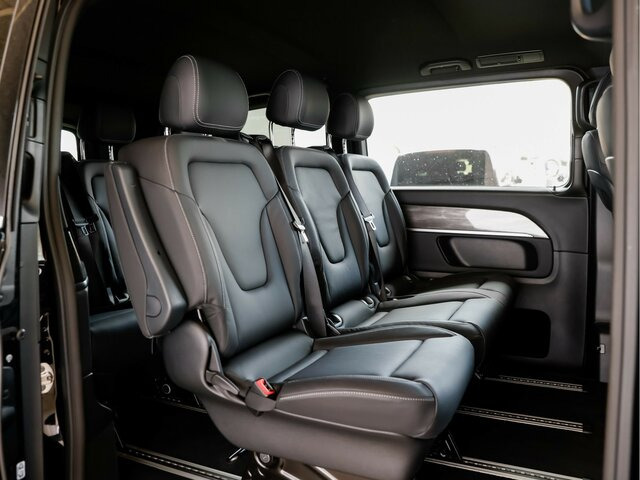 MERCEDES-BENZ EQV 300 Extralang,Avantgarde,8Sitze,2xelektr.Tür - Kisbusz, Elektromos kisteherautó: 2 kép. MERCEDES-BENZ EQV 300 Extralang,Avantgarde,8Sitze,2xelektr.Tür - Kisbusz, Elektromos kisteherautó: 2 kép.
