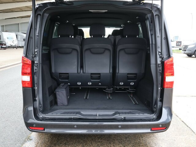 MERCEDES-BENZ EQV 300 ang,8Sitzer,2xSchiebetür,360°Kamera... - Kisbusz, Elektromos kisteherautó: 2 kép. MERCEDES-BENZ EQV 300 ang,8Sitzer,2xSchiebetür,360°Kamera... - Kisbusz, Elektromos kisteherautó: 2 kép.