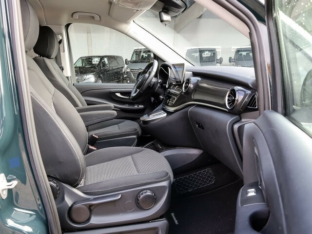 MERCEDES-BENZ EQV 300 lang,7Sitze,2xelektr.Schiebetür,EasyPack... - Kisbusz, Elektromos kisteherautó: 4 kép. MERCEDES-BENZ EQV 300 lang,7Sitze,2xelektr.Schiebetür,EasyPack... - Kisbusz, Elektromos kisteherautó: 4 kép.