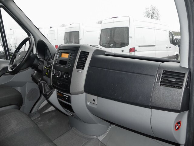 MERCEDES-BENZ Sprinter 311 CDI DOKA Pritsche,AHK,Standheizung - Platós kisteherautó, Duplakabinos kisteherautó: 2 kép. MERCEDES-BENZ Sprinter 311 CDI DOKA Pritsche,AHK,Standheizung - Platós kisteherautó, Duplakabinos kisteherautó: 2 kép.