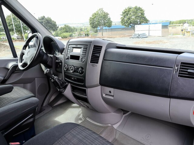 MERCEDES-BENZ Sprinter 316CDI DOKA,Allrad,Klima - Platós kisteherautó, Duplakabinos kisteherautó: 3 kép. MERCEDES-BENZ Sprinter 316CDI DOKA,Allrad,Klima - Platós kisteherautó, Duplakabinos kisteherautó: 3 kép.