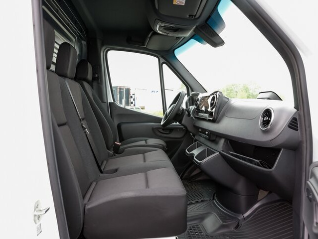 MERCEDES-BENZ Sprinter 317 CDI,3665mm,Automatik,Kamera - Furgon: 3 kép. MERCEDES-BENZ Sprinter 317 CDI,3665mm,Automatik,Kamera - Furgon: 3 kép.