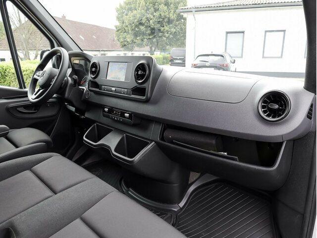 MERCEDES-BENZ Sprinter 317 CDI,3665mm,Automatik,Kamera - Furgon: 4 kép. MERCEDES-BENZ Sprinter 317 CDI,3665mm,Automatik,Kamera - Furgon: 4 kép.