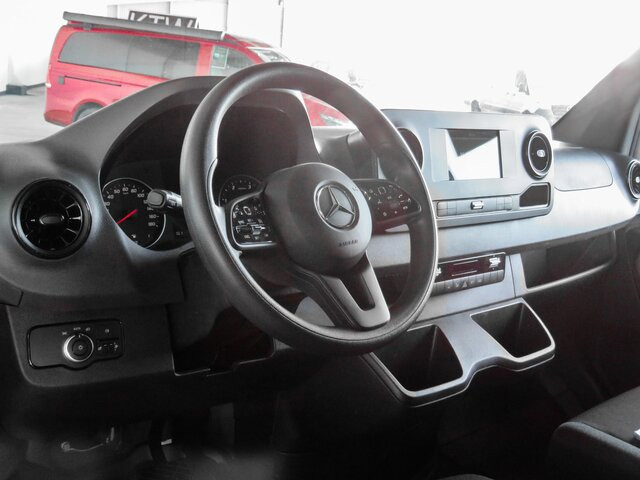 MERCEDES-BENZ Sprinter 317 CDI,3665mm,Automatik,Kamera - Furgon: 4 kép. MERCEDES-BENZ Sprinter 317 CDI,3665mm,Automatik,Kamera - Furgon: 4 kép.