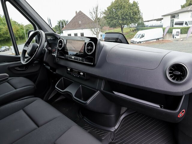 MERCEDES-BENZ Sprinter 317 CDI,3665mm,Automatik,Kamera - Furgon: 4 kép. MERCEDES-BENZ Sprinter 317 CDI,3665mm,Automatik,Kamera - Furgon: 4 kép.