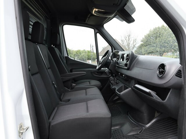 MERCEDES-BENZ Sprinter 317 CDI Kasten,L2H2,MBUX,Kamera - Furgon: 3 kép. MERCEDES-BENZ Sprinter 317 CDI Kasten,L2H2,MBUX,Kamera - Furgon: 3 kép.