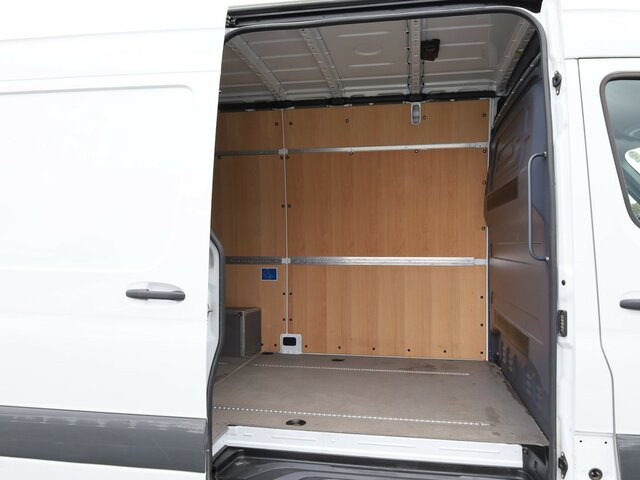 MERCEDES-BENZ Sprinter 317 CDI Kasten,L2H2,MBUX,Kamera - Furgon: 2 kép. MERCEDES-BENZ Sprinter 317 CDI Kasten,L2H2,MBUX,Kamera - Furgon: 2 kép.