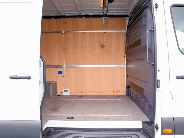 MERCEDES-BENZ Sprinter 317 CDI Kasten,L2H2,MBUX,Kamera - Furgon: 2 kép. MERCEDES-BENZ Sprinter 317 CDI Kasten,L2H2,MBUX,Kamera - Furgon: 2 kép.