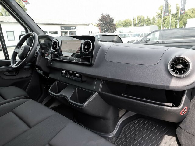 MERCEDES-BENZ Sprinter 317 CDI,L2H2,Automatik,Kamera,LED - Furgon: 4 kép. MERCEDES-BENZ Sprinter 317 CDI,L2H2,Automatik,Kamera,LED - Furgon: 4 kép.